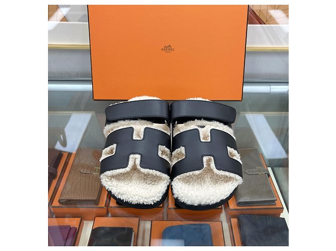 Hermès Sandali Cipre in shearling nero Multicolore - vista 4