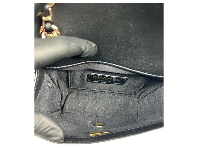 Chanel Borsa a tracolla con patta in tweed bianco e nero e catena - vista 9