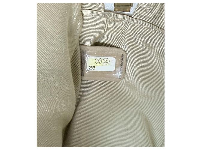 Chanel Borsa a tracolla bianca con borchie e catena Bianco - vista 13
