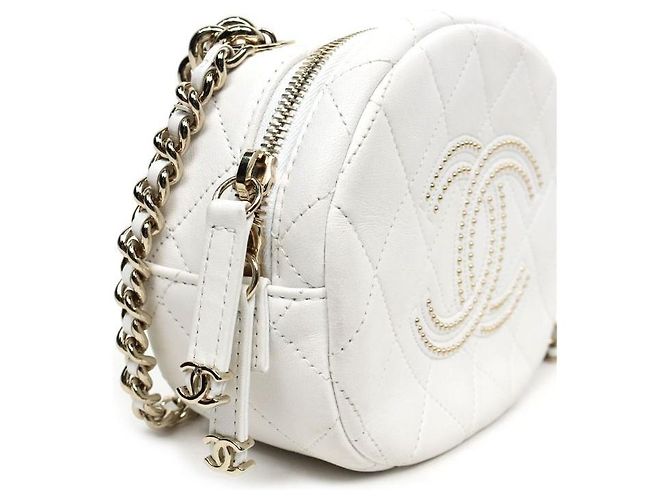 Chanel Borsa a tracolla bianca con borchie e catena Bianco - vista 7
