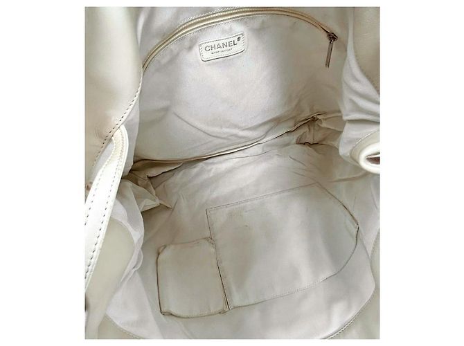 Chanel Borsa a tracolla Unlimited Rue Cambon goffrata beige - vista 11
