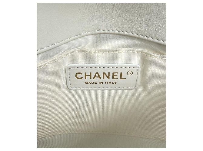 Chanel Bolsa de ombro com aba acolchoada branca Branco - vista 12