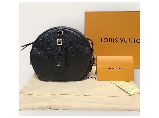 Louis Vuitton Scatola per cappello morbida Empreinte nero - vista 8
