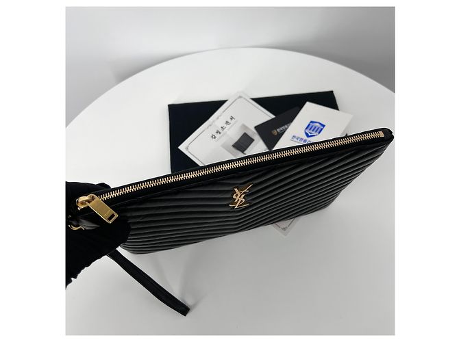 Saint Laurent Matelassé Clutch Bag Medium Schwarz - Ansicht 7