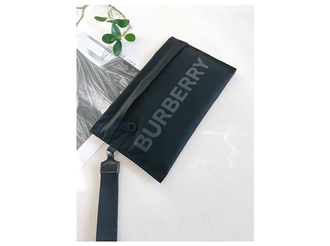 Burberry Mini Pouch in Nylon con Logo Nero - vista 7