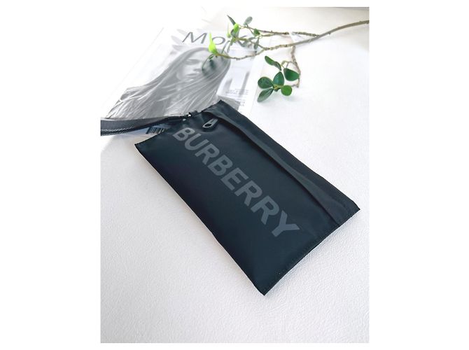 Burberry Mini Pouch in Nylon con Logo Nero - vista 8