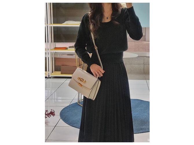 Gucci Borsa a Spalla Jumi Small Crossbody Bianco - vista 17