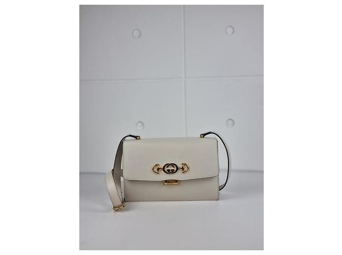 Gucci Borsa a Spalla Jumi Small Crossbody Bianco - vista 3