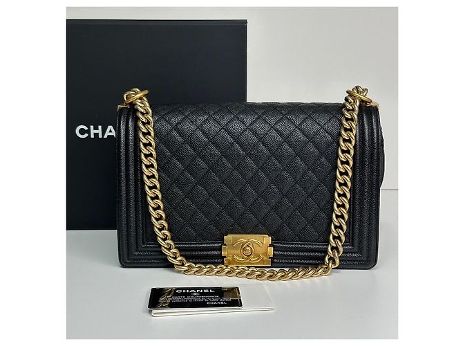 Chanel Borsa Boy Large Flap Bag Black Caviar Gold-Tone Shoulder Bag Nero - vista 2