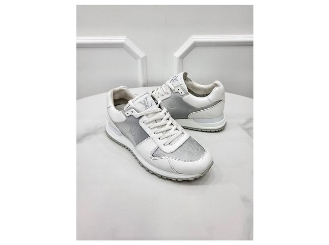 Louis Vuitton Sneakers Prism Monogram Runaway Argento - vista 3