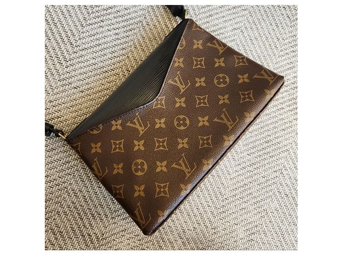 Louis Vuitton Borsa a tracolla Monogram Saint Michel Multicolore - vista 4
