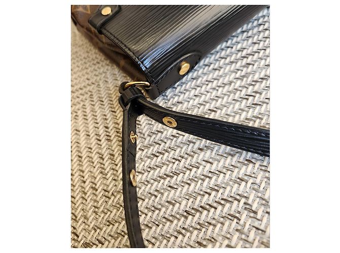 Louis Vuitton Borsa a tracolla Monogram Saint Michel Multicolore - vista 8