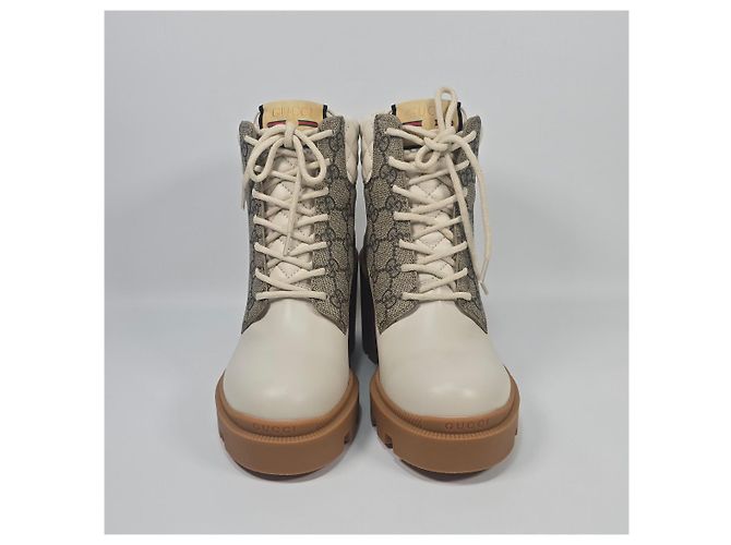Gucci Stivaletti con lacci in pelle GG Supreme con tacco da donna - vista 3