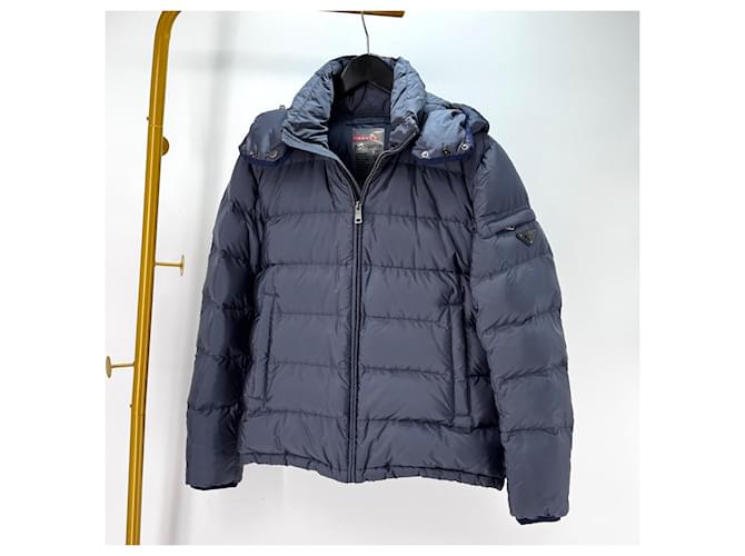 Prada Giacca imbottita con cappuccio e logo Triangle Blu - vista 2