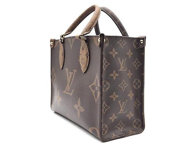 Louis Vuitton Monogram OnTheGo PM Marrom - vista 2