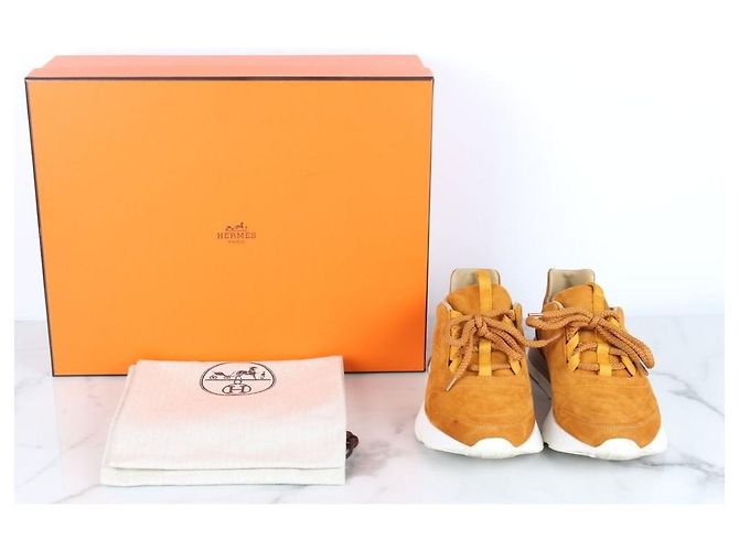 Hermès Sneakers Suede Drive Gold Marrone - vista 2