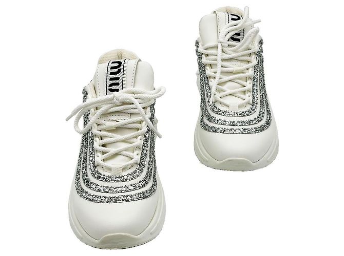 Miu Miu Sneakers in pelle bianca e cristalli Bianco - vista 2