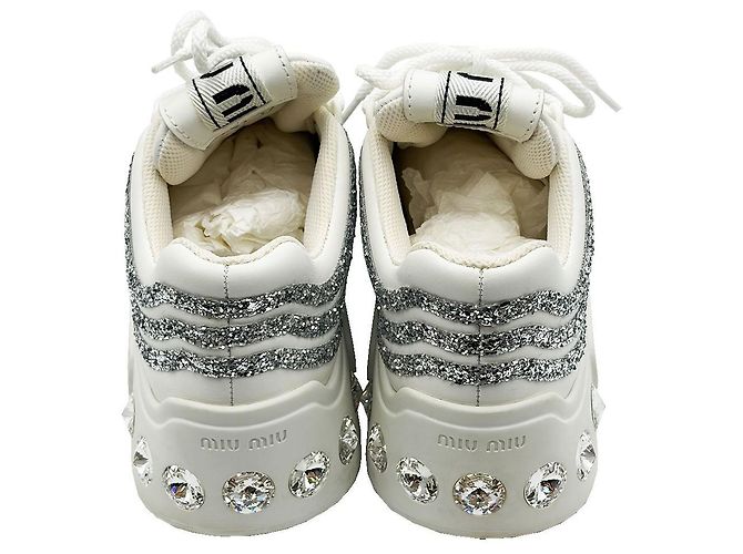 Miu Miu Sneakers in pelle bianca e cristalli Bianco - vista 8