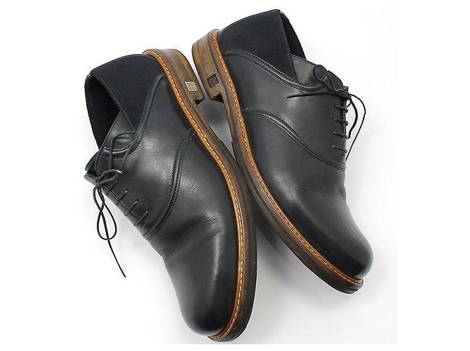 Louis Vuitton Schwarze Schnürschuhe aus Leder mit Bändern - Ansicht 8