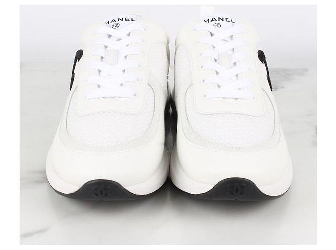 Chanel Sneakers in mesh e scamosciato in pelle di vitello bianco - vista 3