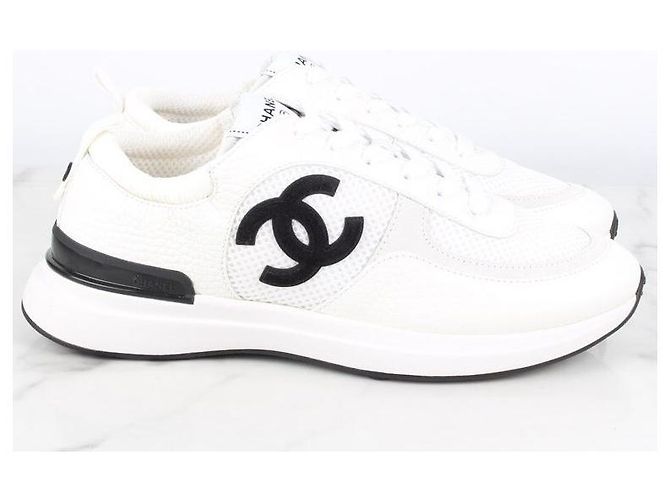 Chanel Sneakers in mesh e scamosciato in pelle di vitello bianco - vista 5