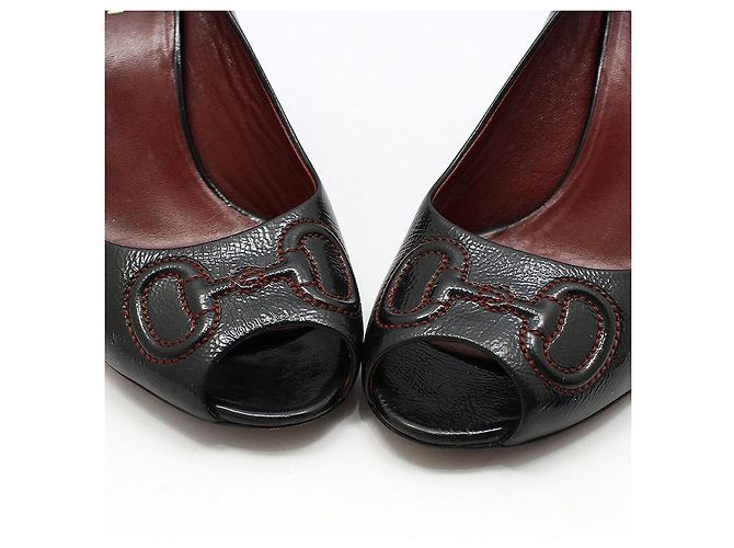 Gucci Décolleté a punta aperta in vernice nera con mors Rosso - vista 10