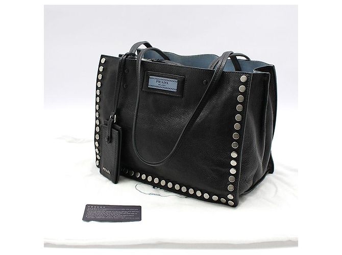 Prada Borsa a tracolla Etiquette in pelle di vitello nera con borchie argentate Nero - vista 2