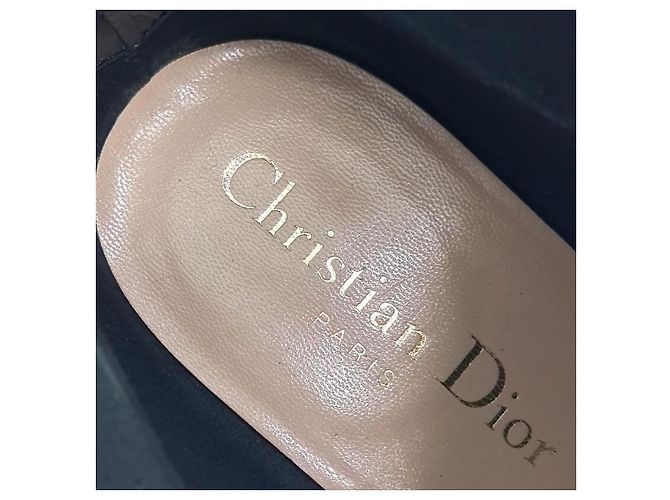 Botas de cano curto em camurça Christian Dior - vista 6