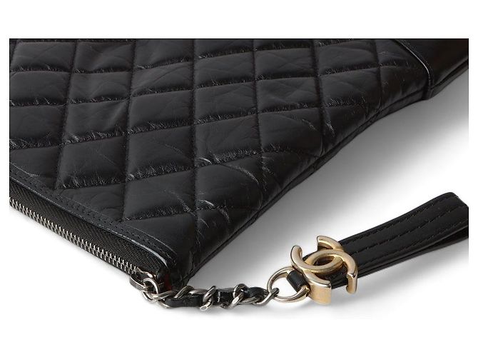 Chanel Clutch Gabrielle Large Negro - vista 3