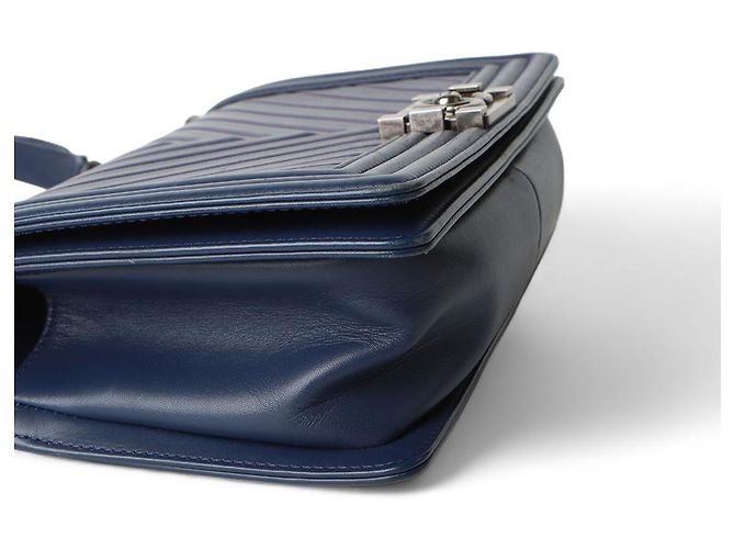 Chanel Borsa Boy in pelle di vitello Chevron Medium Argento Blu - vista 4