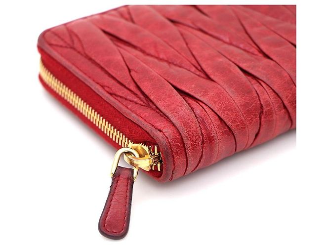 Miu Miu Cartera larga de piel napa acolchada Roja - vista 4