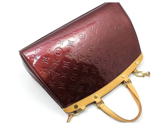 Louis Vuitton Monogram Vernis Brea MM Shoulder Bag Red - view 2