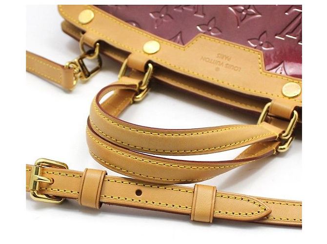 Louis Vuitton Monogram Vernis Brea MM Shoulder Bag Red - view 4