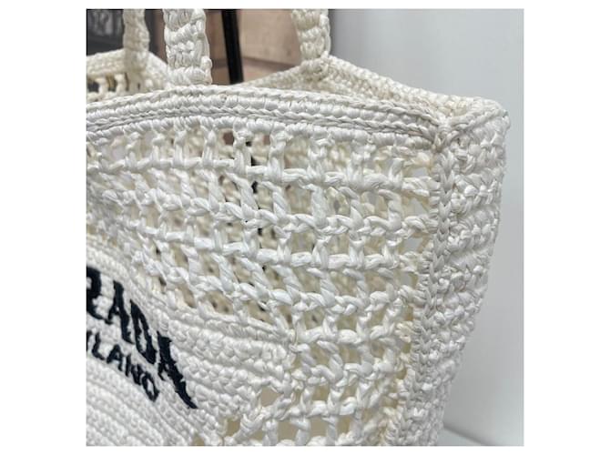 Prada Raffia Schultertasche Schwarz - Ansicht 4