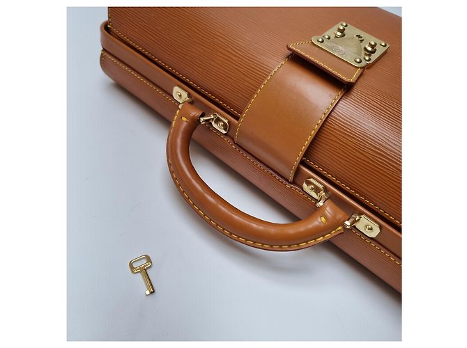 Louis Vuitton Porte-documents Serviette en cuir Epi Fermoir Camel - vue 12