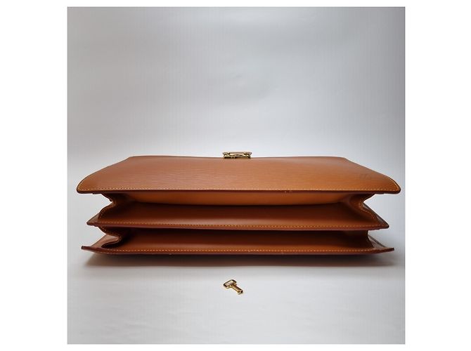 Louis Vuitton Porte-documents Serviette en cuir Epi Fermoir Camel - vue 15