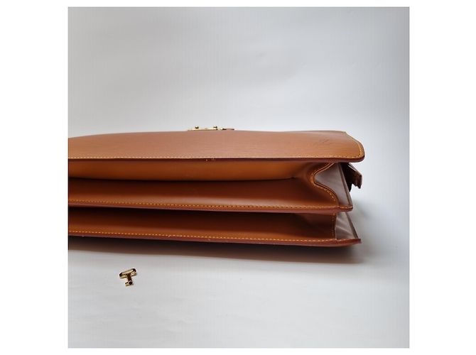 Louis Vuitton Porte-documents Serviette en cuir Epi Fermoir Camel - vue 16