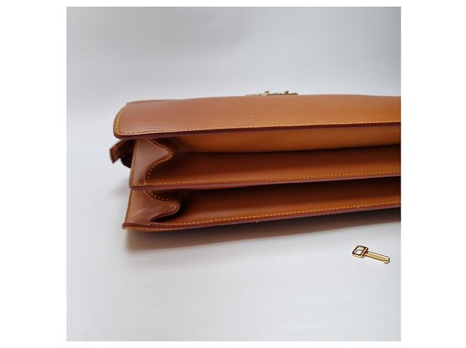 Louis Vuitton Porte-documents Serviette en cuir Epi Fermoir Camel - vue 17