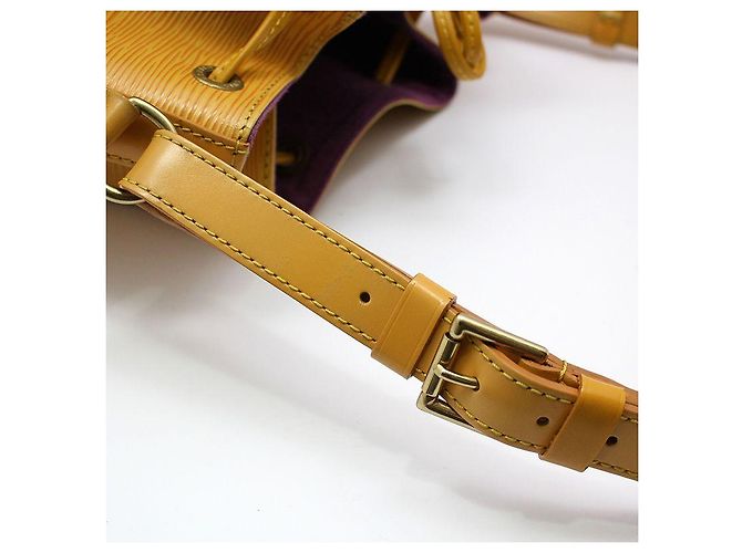 Louis Vuitton Borsa a tracolla Petit Noé in Epi giallo - vista 10