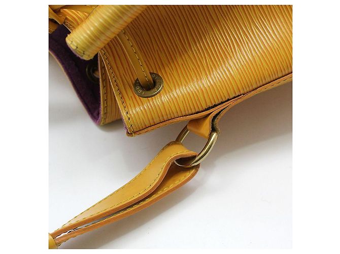 Louis Vuitton Borsa a tracolla Petit Noé in Epi giallo - vista 11