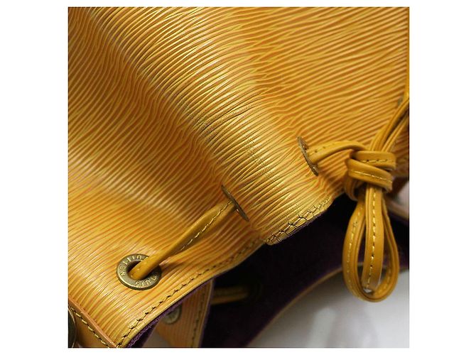 Louis Vuitton Borsa a tracolla Petit Noé in Epi giallo - vista 7