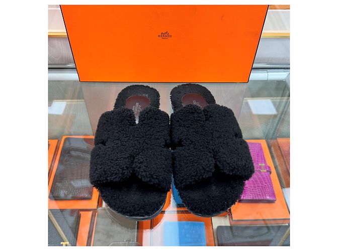 Hermès Pantofole in shearling Izmir Nero - vista 4