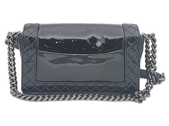 Chanel Borsa a tracolla Boy in vernice, misura Medium Nero - vista 3