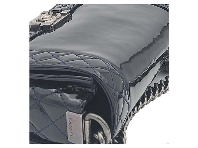 Chanel Borsa a tracolla Boy in vernice, misura Medium Nero - vista 8
