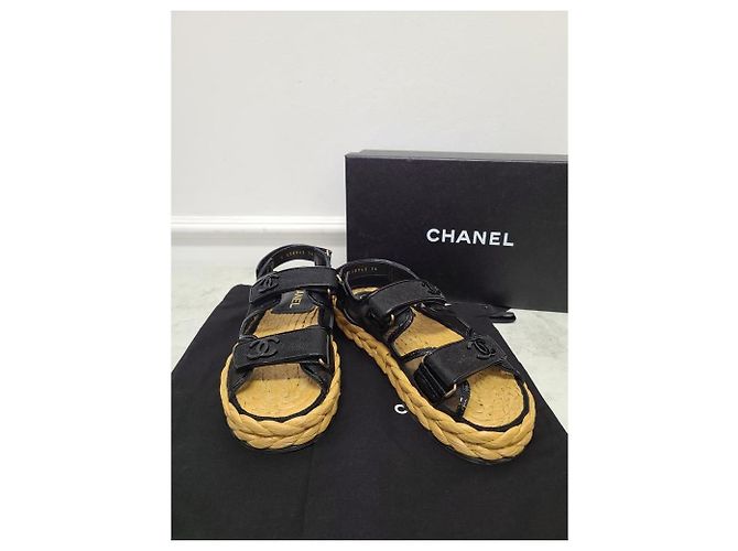 Chanel Sandali in mesh patentato con logo CC nero e chiusura in velcro - vista 7
