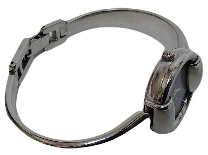 Gucci Orologio da donna con bracciale e quadrante nero in acciaio Horsebit - vista 5