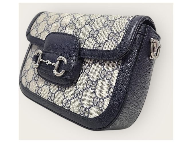 Horsebit 1955 Gucci Mini borsa a tracolla GG Supreme Horsebit blu e beige - vista 3
