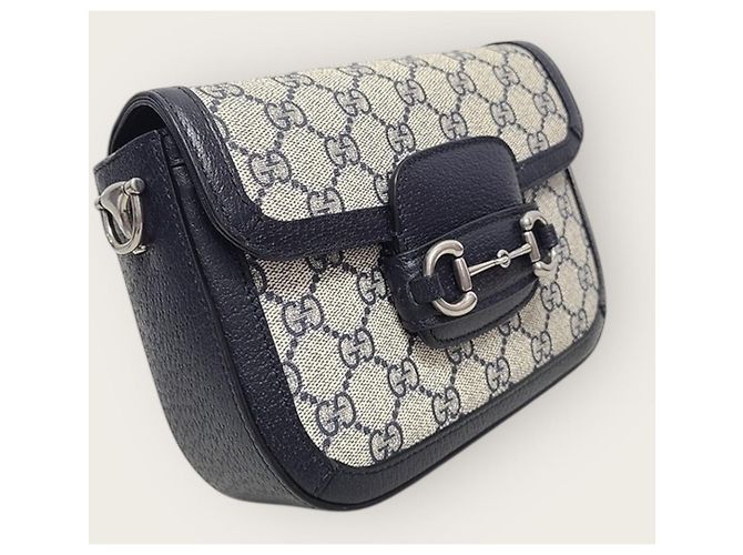 Horsebit 1955 Gucci Mini borsa a tracolla GG Supreme Horsebit blu e beige - vista 4
