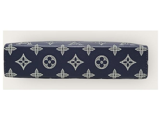 Louis Vuitton Portafoglio Wearable Gas Can con monogramma ombra blu inchiostro e bianco - vista 7