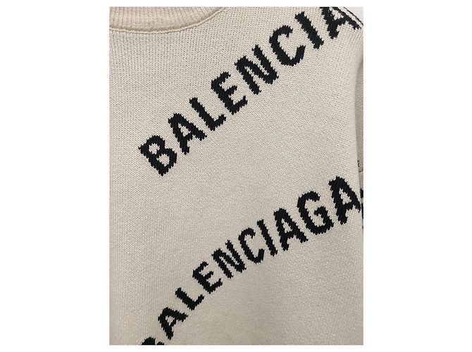 Balenciaga Weißer Strickpullover mit durchgehendem Multi-Logo-Print - Ansicht 3